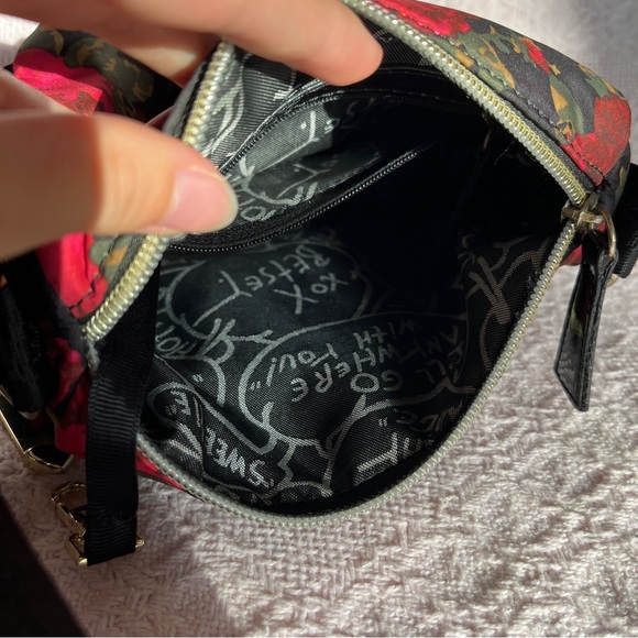 Betsey Johnson Floral Rose Crossbody Purse Adjustable Strap Gold Color Details - Picture 2 of 4